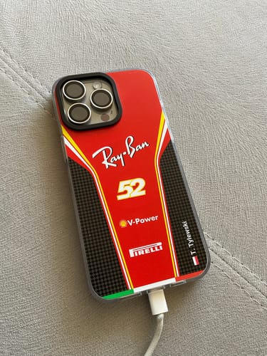 Kundenbewertung mit Foto zu Ferrari F1 2024 Livery - Individuelle Handyhülle für iPhone