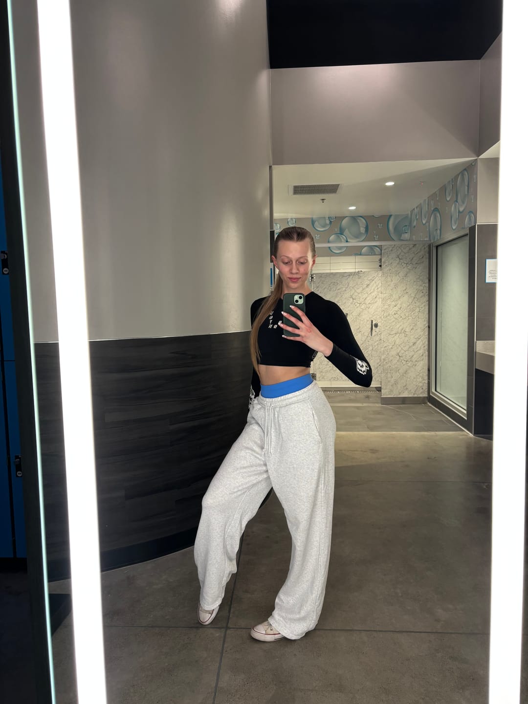 Customer photo review of W2213 - OTG Straight Leg Joggers