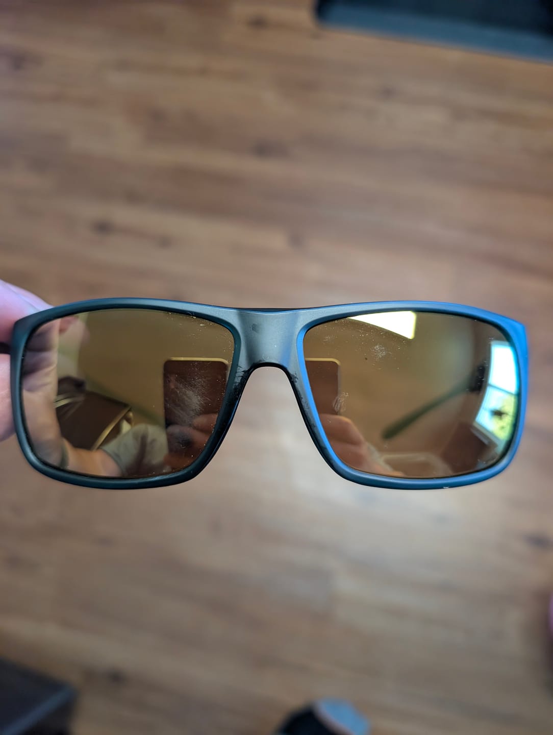 Customer photo review of THE SHADE (green / gold)