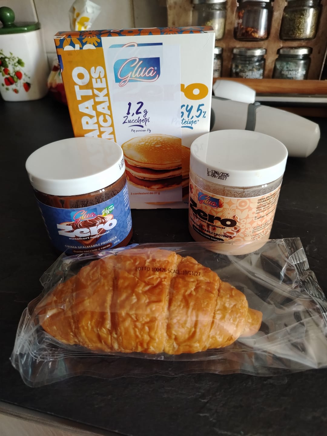 Customer photo review of Crema proteica gusto nocciola bianca
