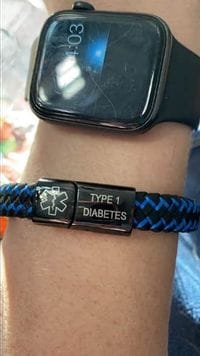 Customer photo review of Medizinisches Notfallarmband