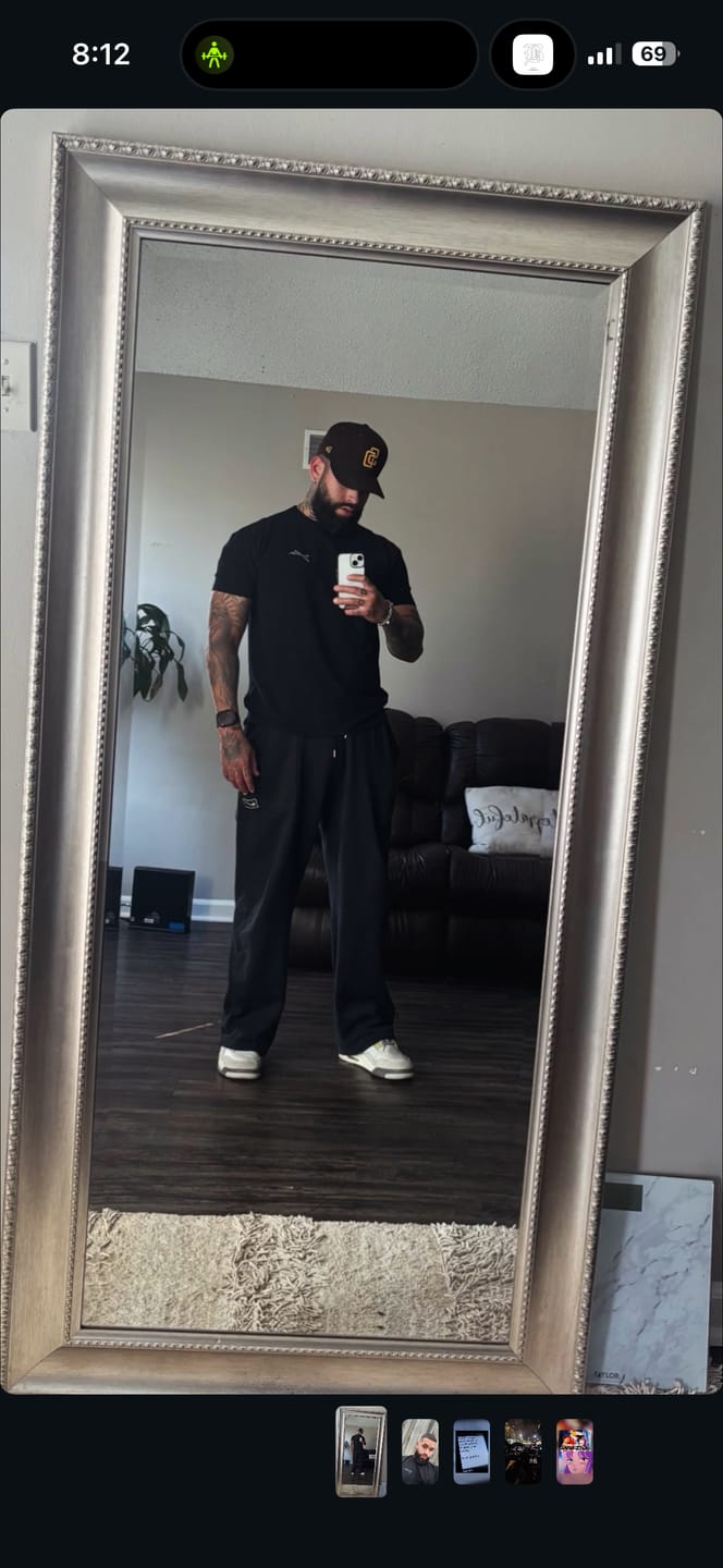 Customer photo review of 2005 - Hella Pocket Sweats