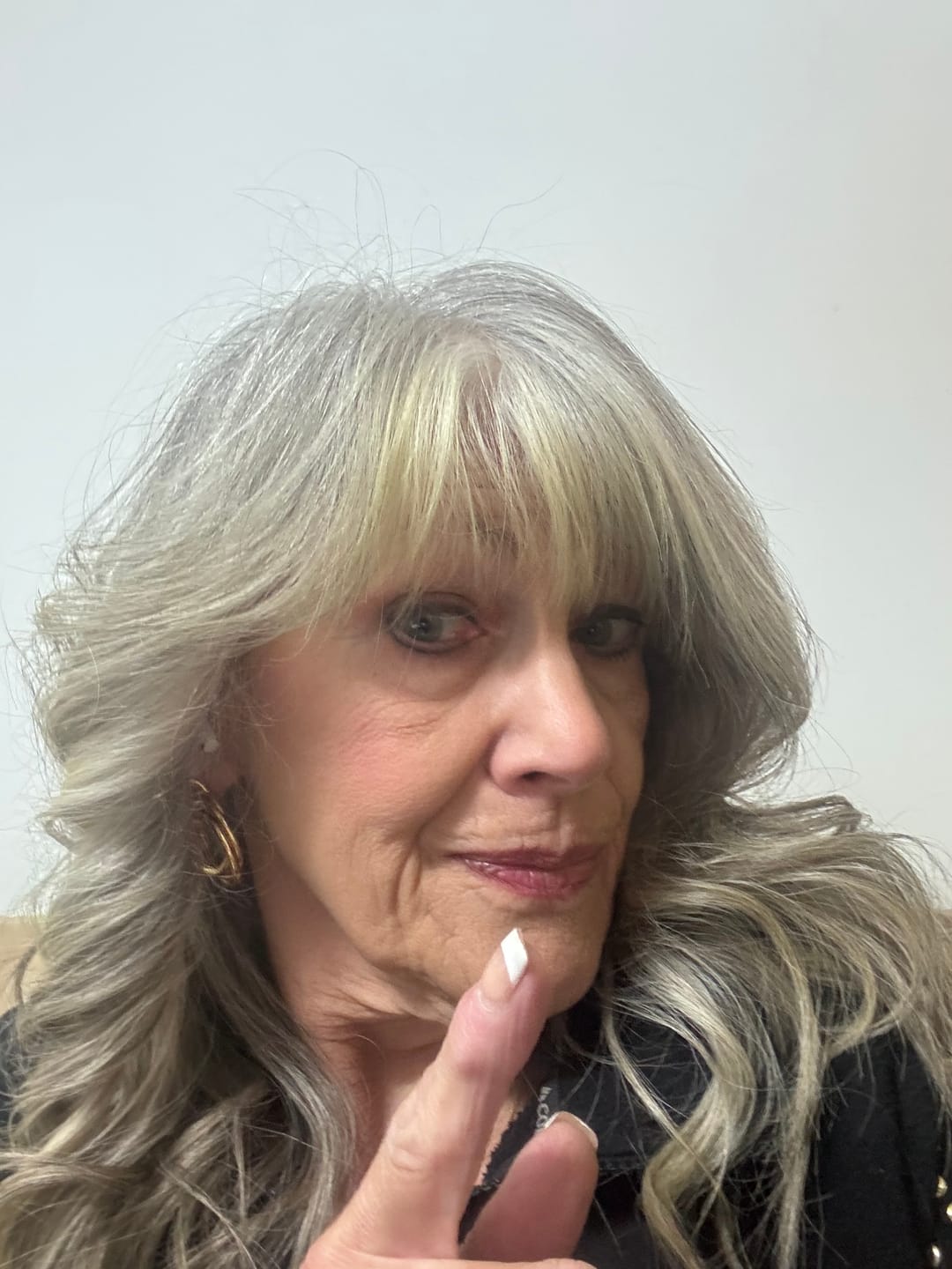 Customer photo review of Titanium flat iron 1 Inch 450° Best hair Straightener&Curler 2in1