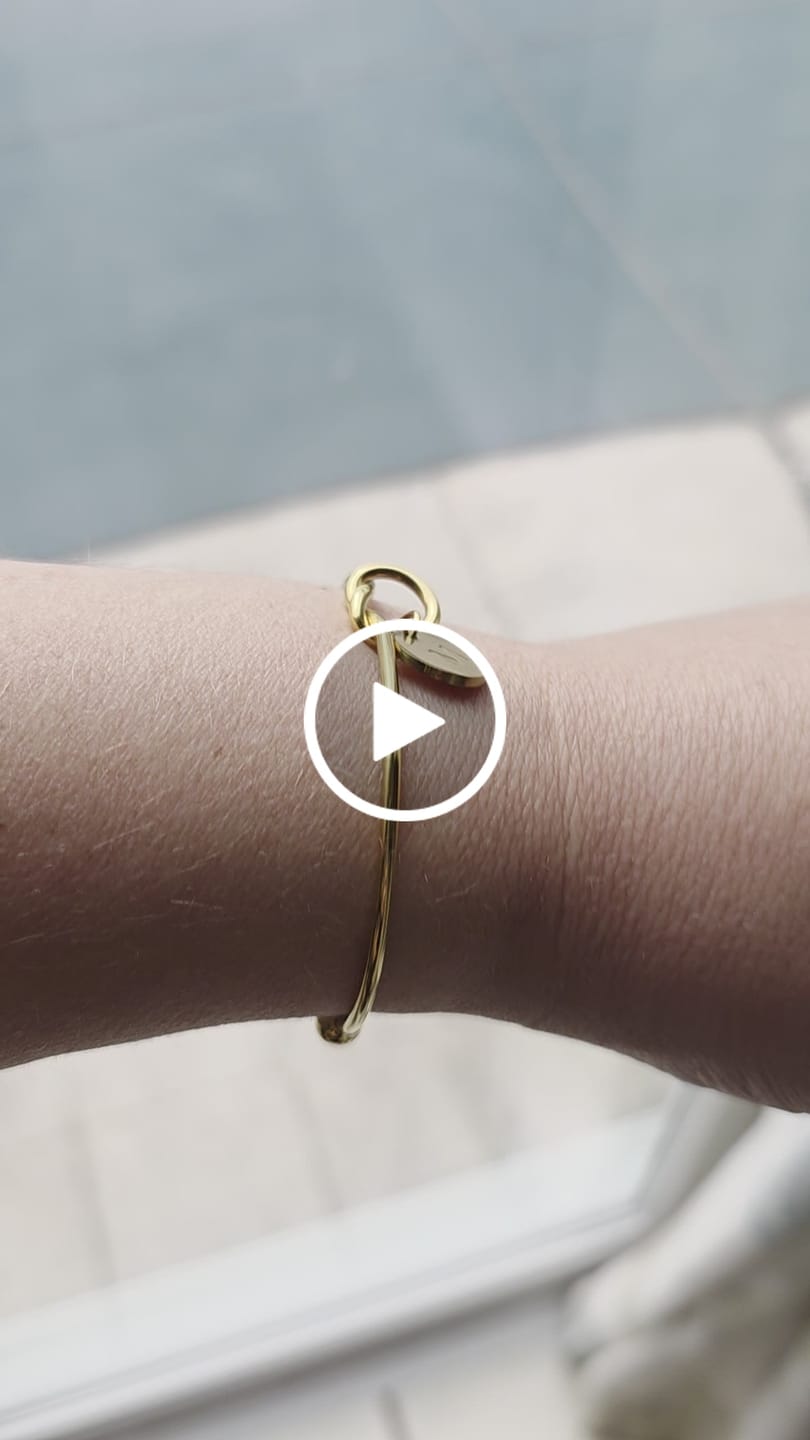 Customer video review of Rosa® Infinity Bangle Bracelet