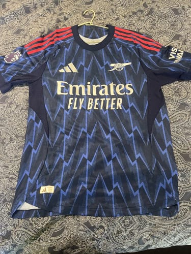 Customer photo review of ARSENAL 25/26 AWAY JERSEY