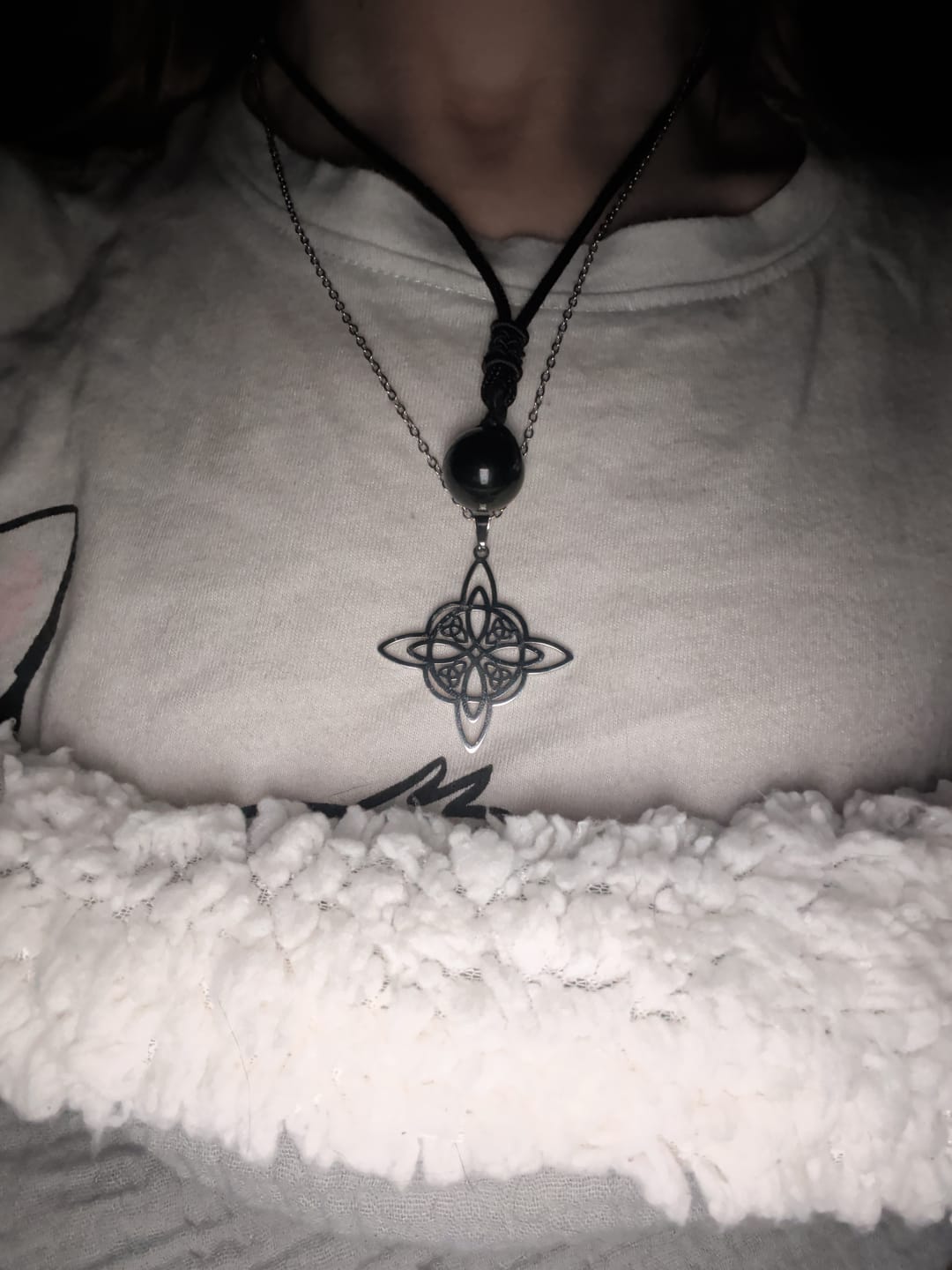 Customer photo review of Pendentif "Sphère" en Obsidienne Dorée