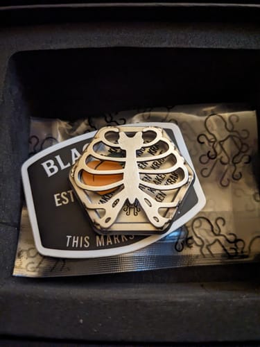 Customer photo review of Blacklist 025 | 🍑 THE CAGED PEACH - LTD 30