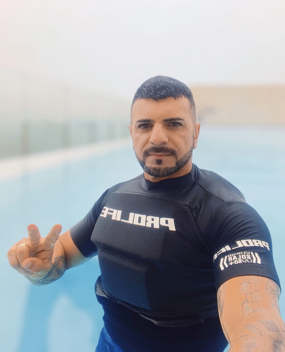 Customer photo review of Camisa Flutuadora Floater