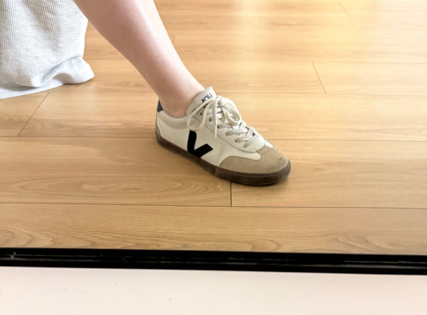 Customer photo review of סניקרס לנשים Veja Volley