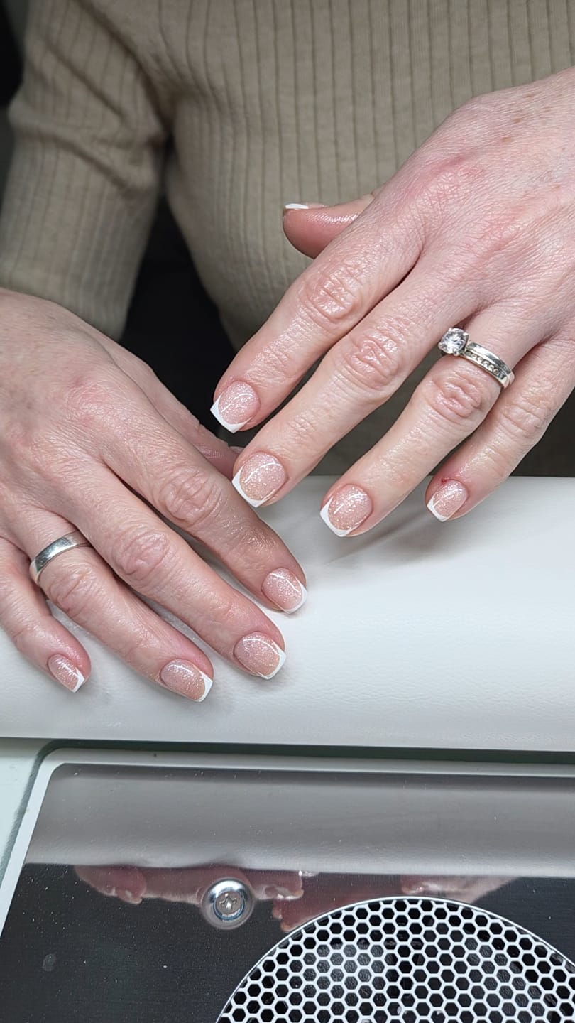 Customer photo review of Victoria Vynn Insta Gel 08 Hero Spark Self-Leveling Builder Gel