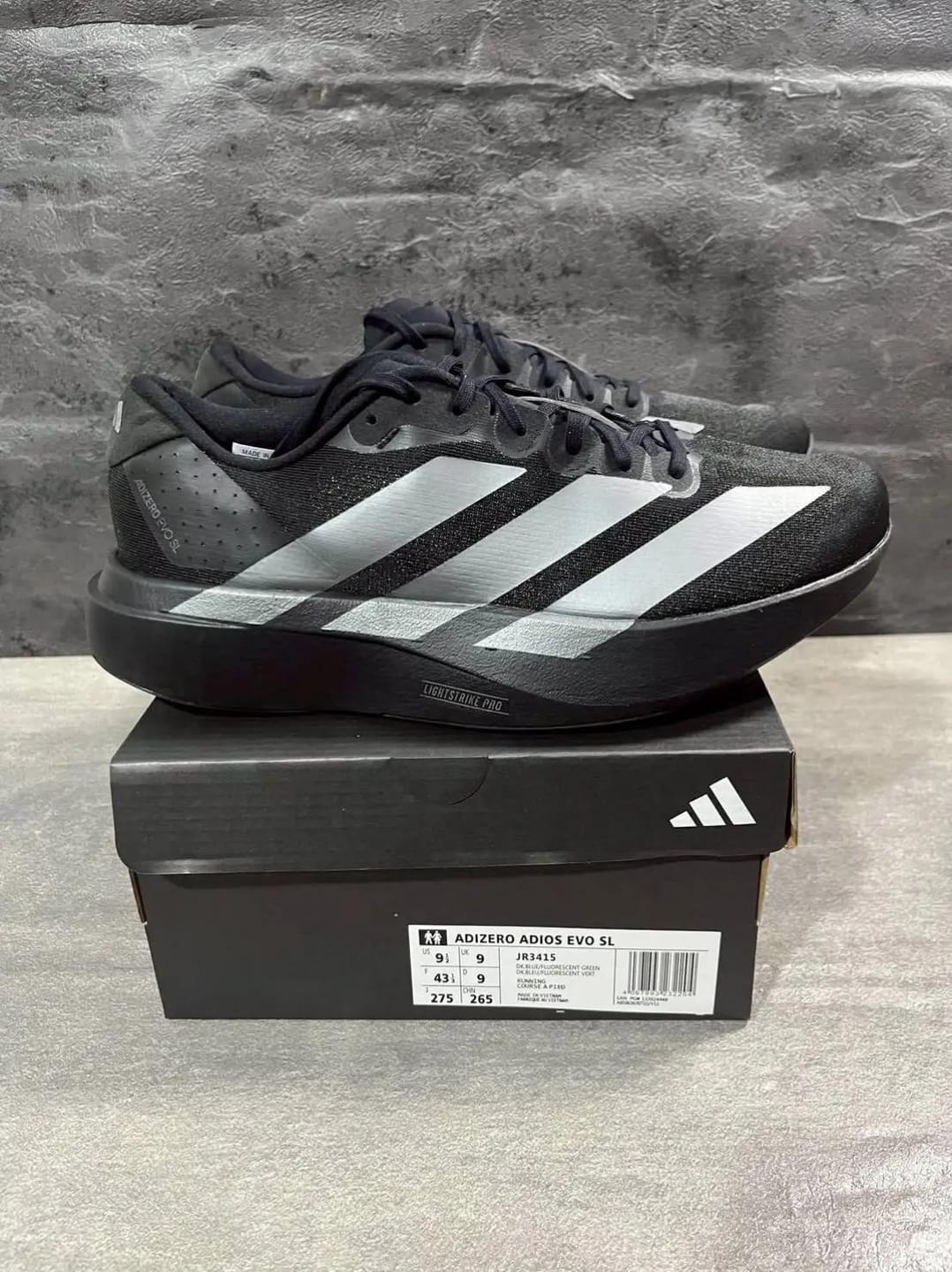 Customer photo review of Adizero Evo SL CoreBlack / Iron Mettalic