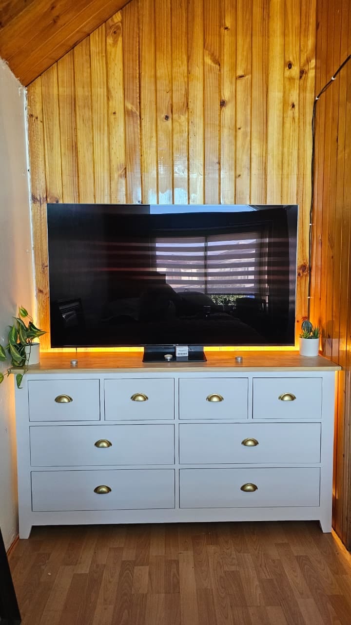 Customer photo review of Cómoda de Madera 8 cajones