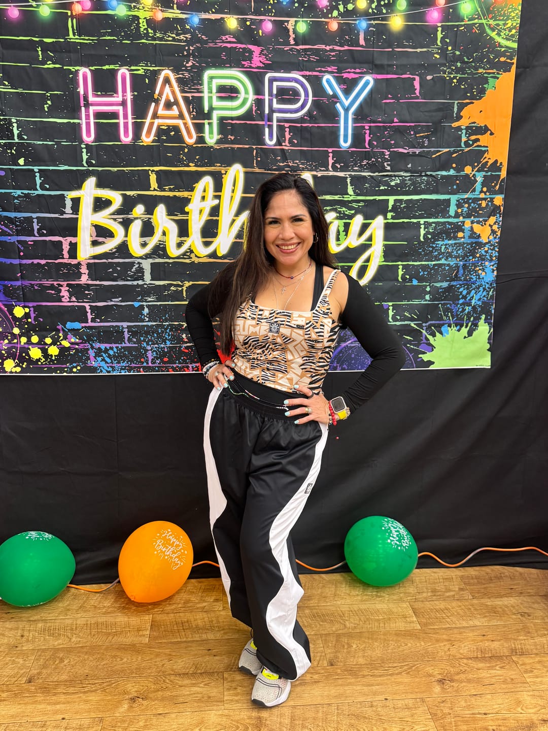 Customer photo review of Wildbeat Z-Lift High Waisted Ankle Leggings With Side Panel