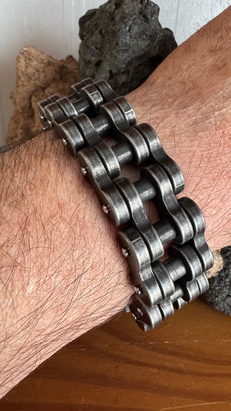 Customer photo review of Cycolinks Men's 22mm Bike Chain Bracelet | Heavy-Duty Stainless Steel