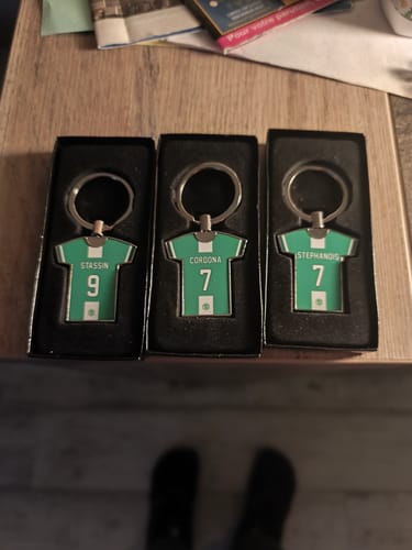 Customer photo review of Porte-clés métal maillot foot SAINT-ETIENNE ASSE n°2 personnalisable - TEAMCOQUES