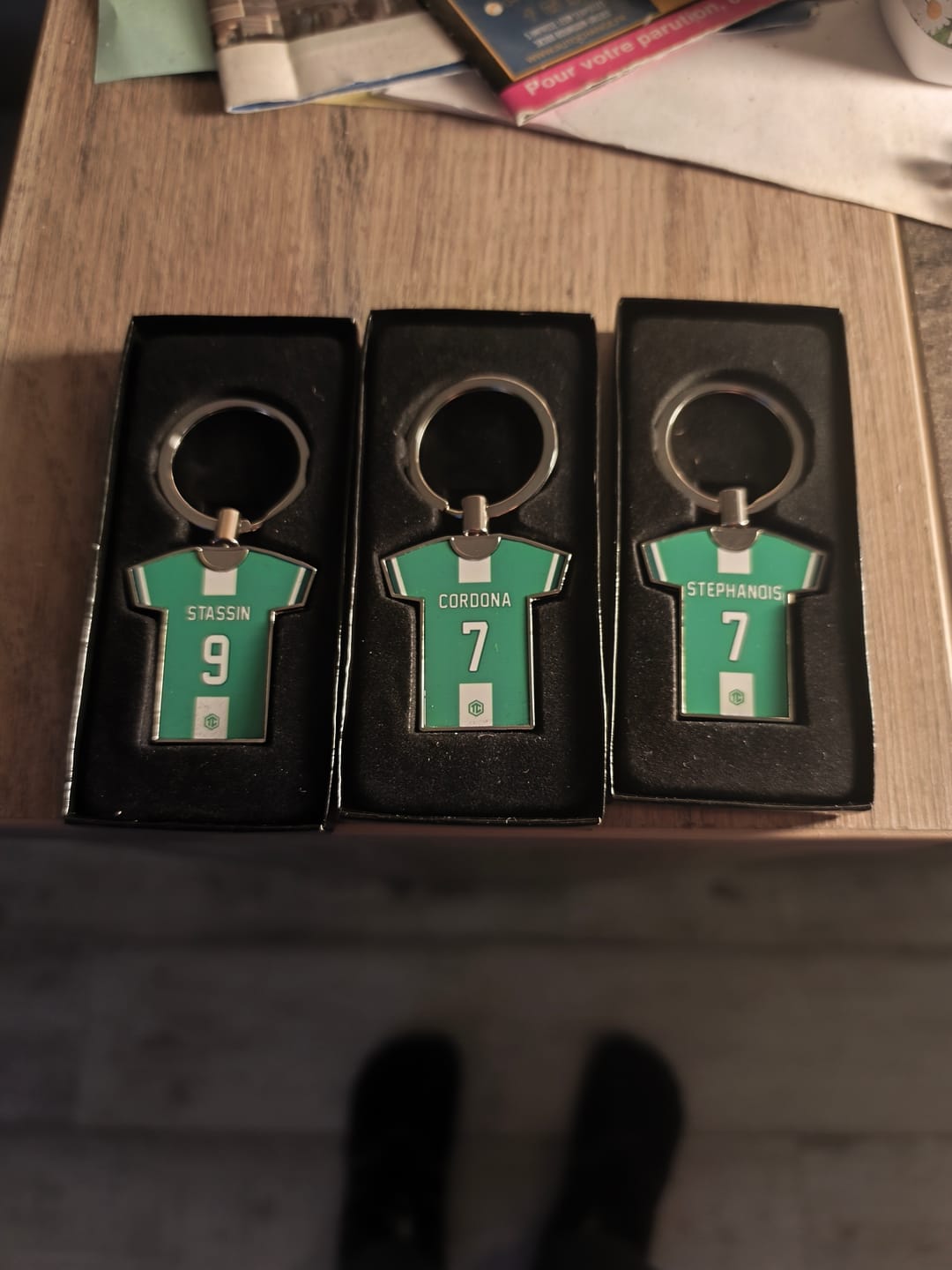 Customer photo review of Porte-clés métal maillot foot SAINT-ETIENNE ASSE n°2 personnalisable - TEAMCOQUES