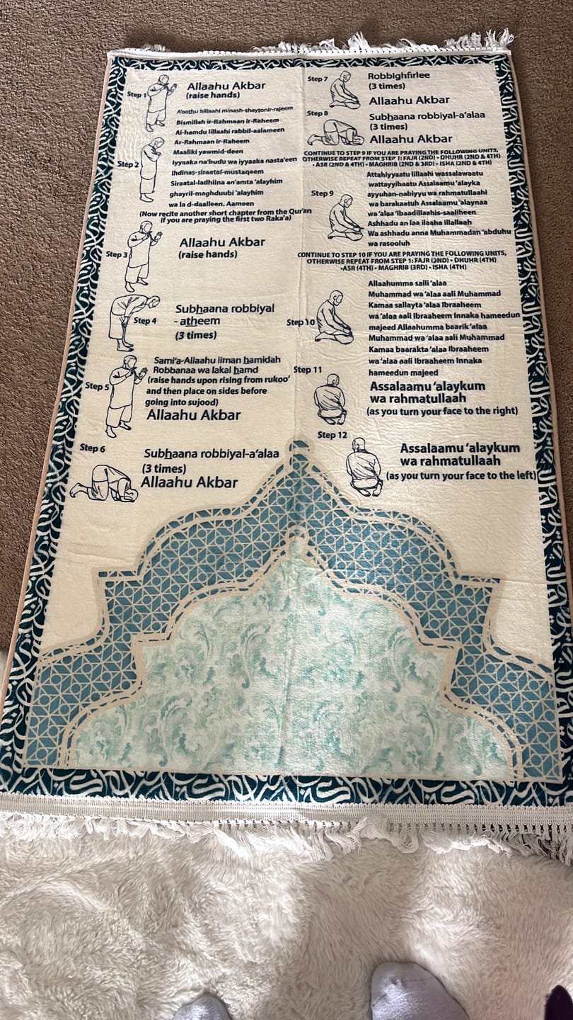 Customer photo review of Step-by-Step Phonetic Salah Padded Prayer Mat