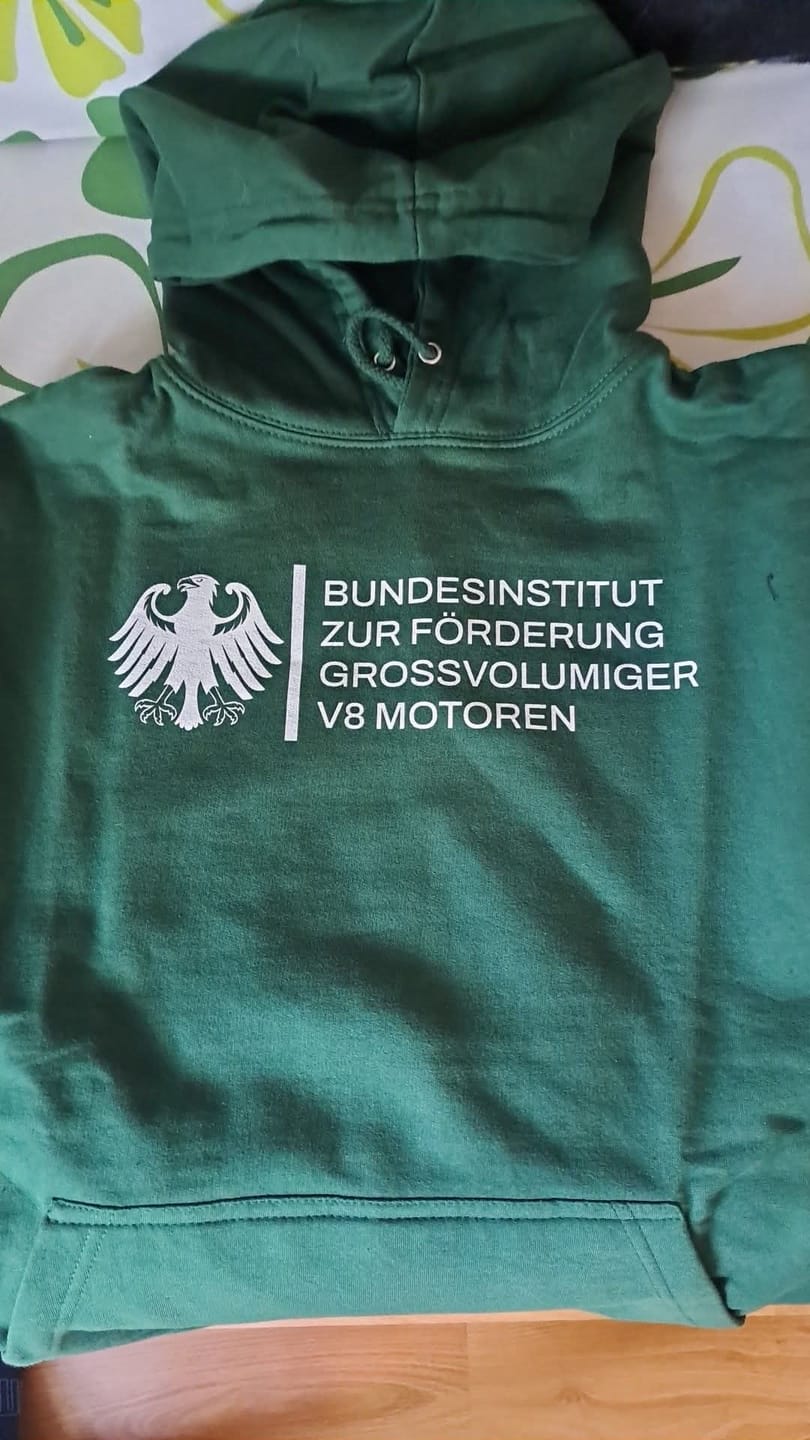 Customer photo review of Bundesinstitut V8 Kapuzenpulli (limitiert)