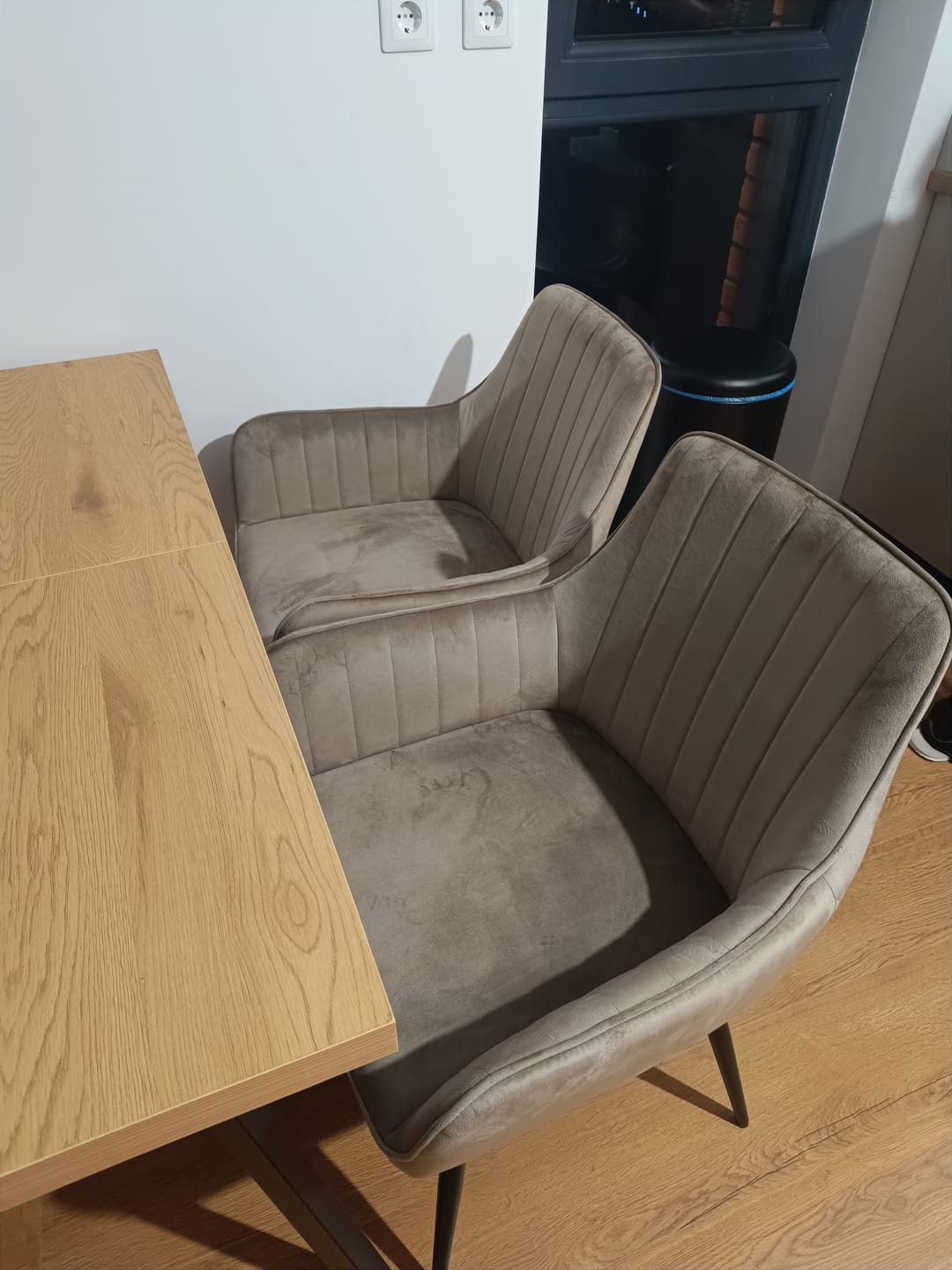 Customer photo review of Scaun APPLE, bej inchis/negru, stofa catifelata - Bluvel 40/metal, 57x47x85 cm