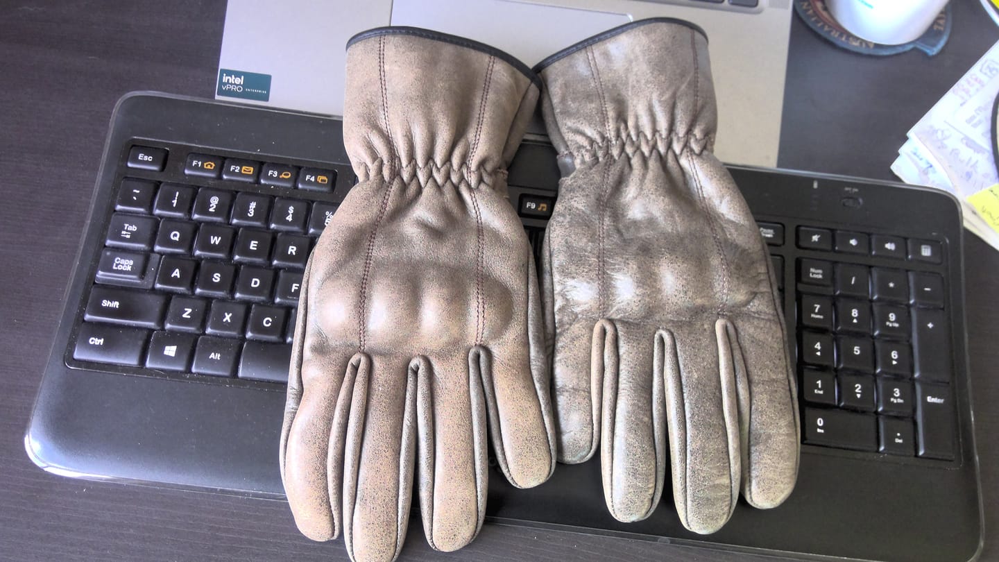 Customer photo review of 'The Original' | Retro Motorbike Gloves Gauntlet | Brown Distressed Leather