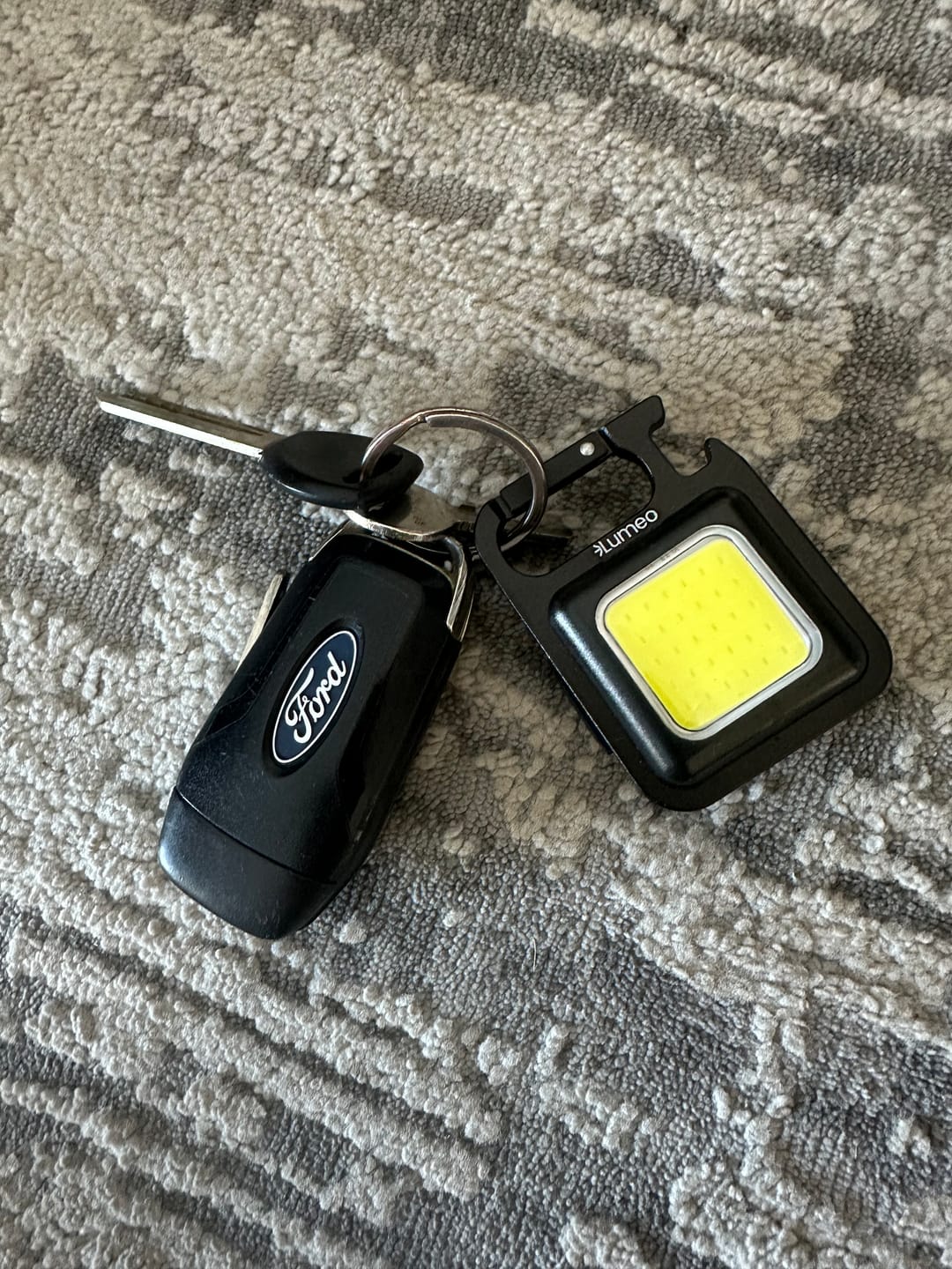Customer photo review of Lumeo Pro BrightBuddy Keychain Light (FREE GIFT)