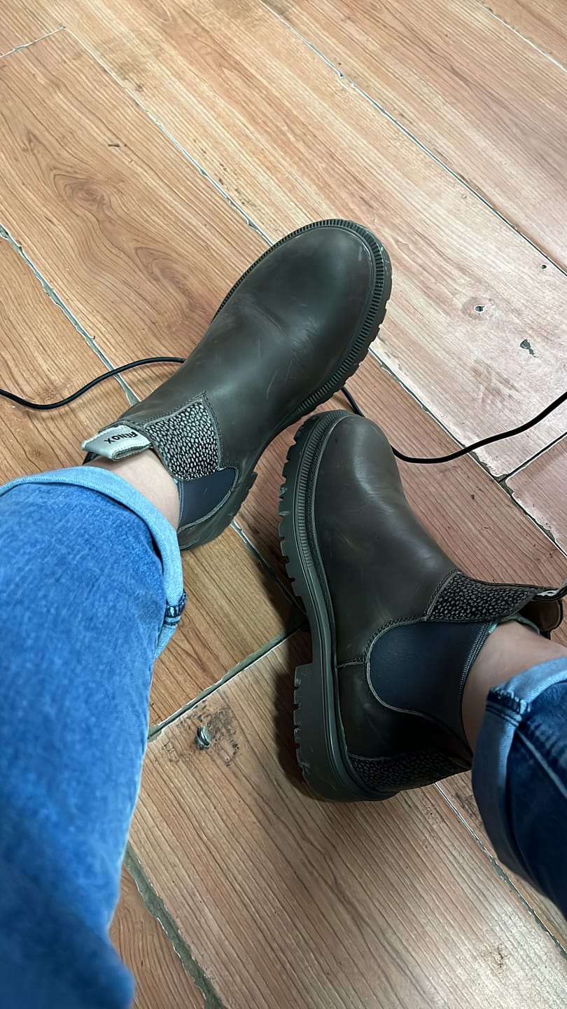 Customer photo review of Botín Original 2 Gris Claro Mujer