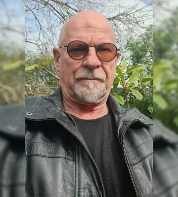 Customer photo review of Bristol Mens Black Lambskin Leather Car Coat