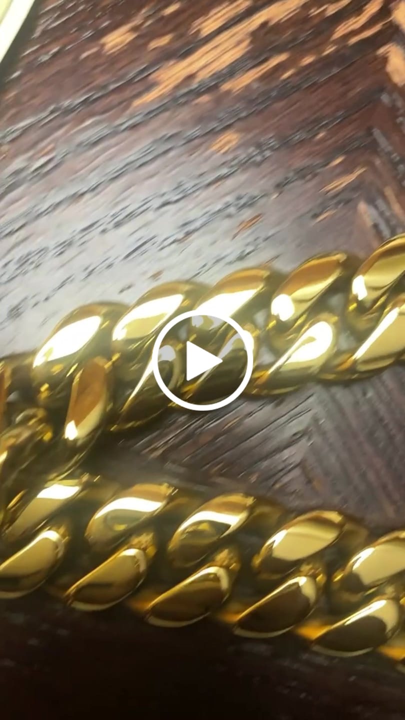 Customer video review of 10-22mm Solid 18k Gold Plated Miami Cuban Link Chain