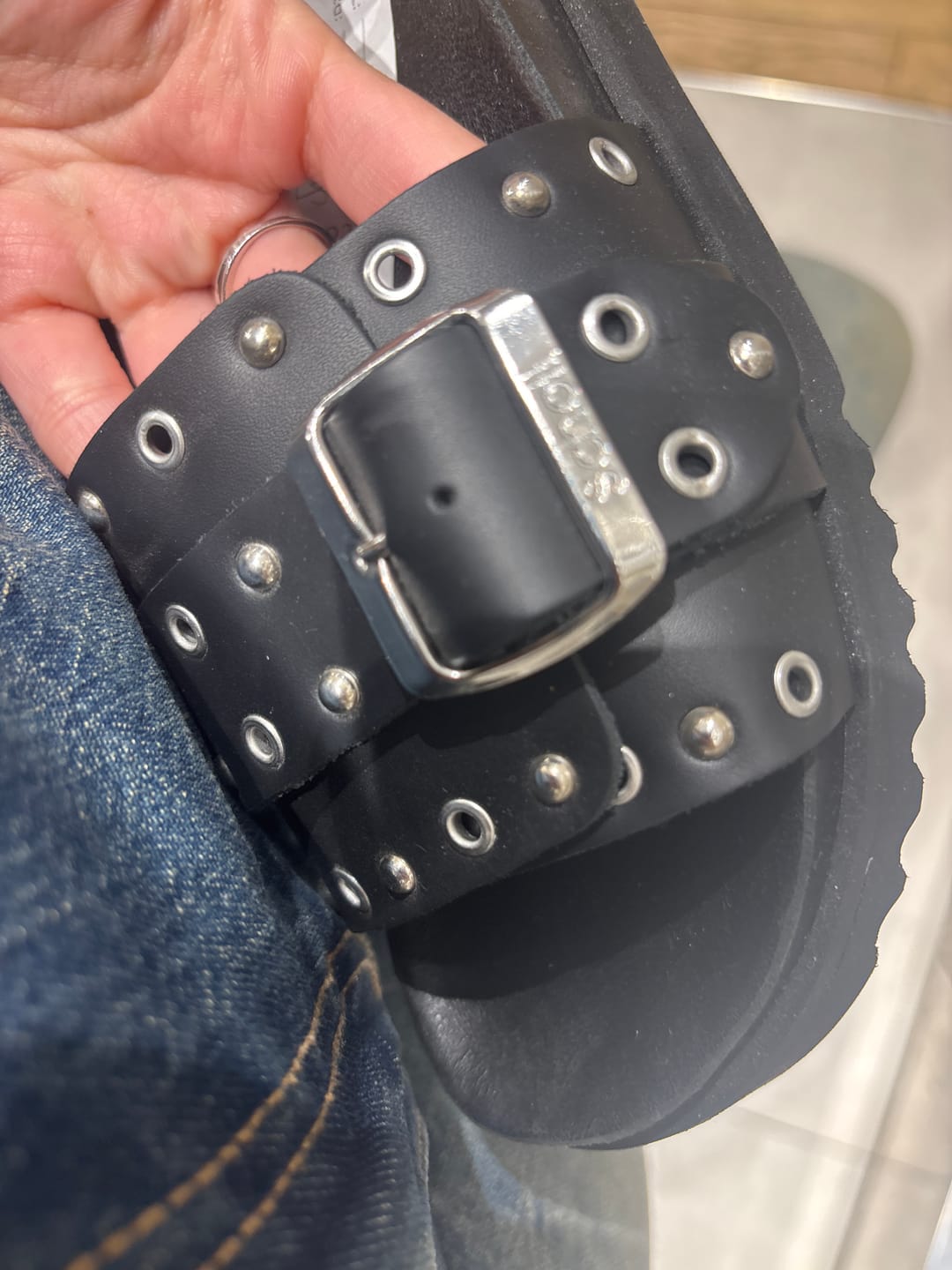 Customer photo review of כפכפים רצועה אחת לנשים Joyce