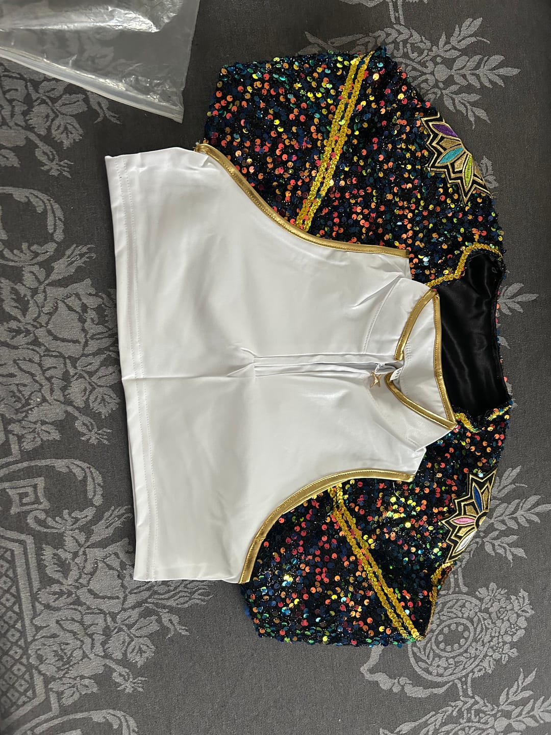 Customer photo review of Enfant Rumi Mira Zoey Golden Tenue Noire Cosplay Costume