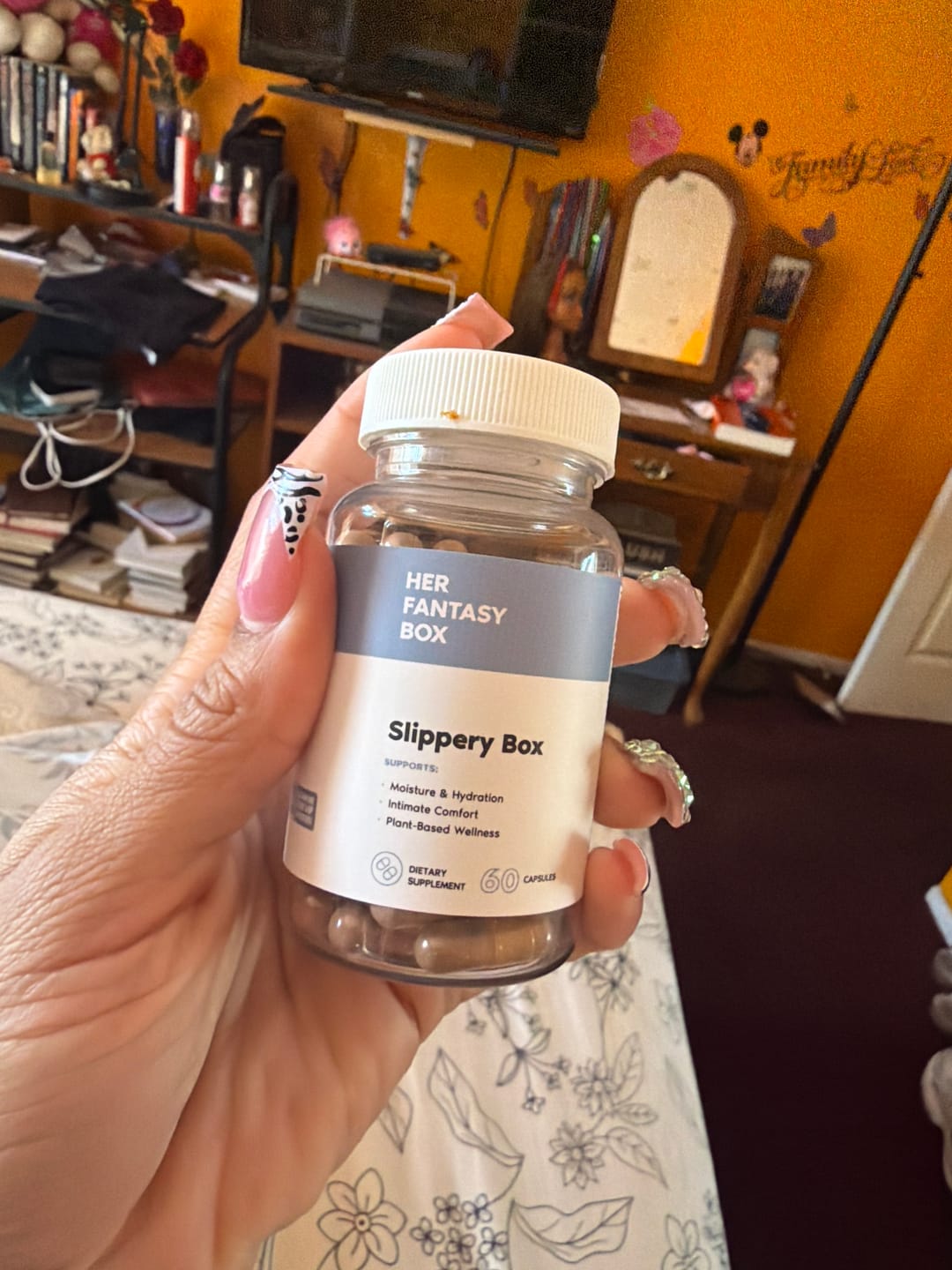 Customer photo review of Slippery Box - Extra Moisture Support Capsules