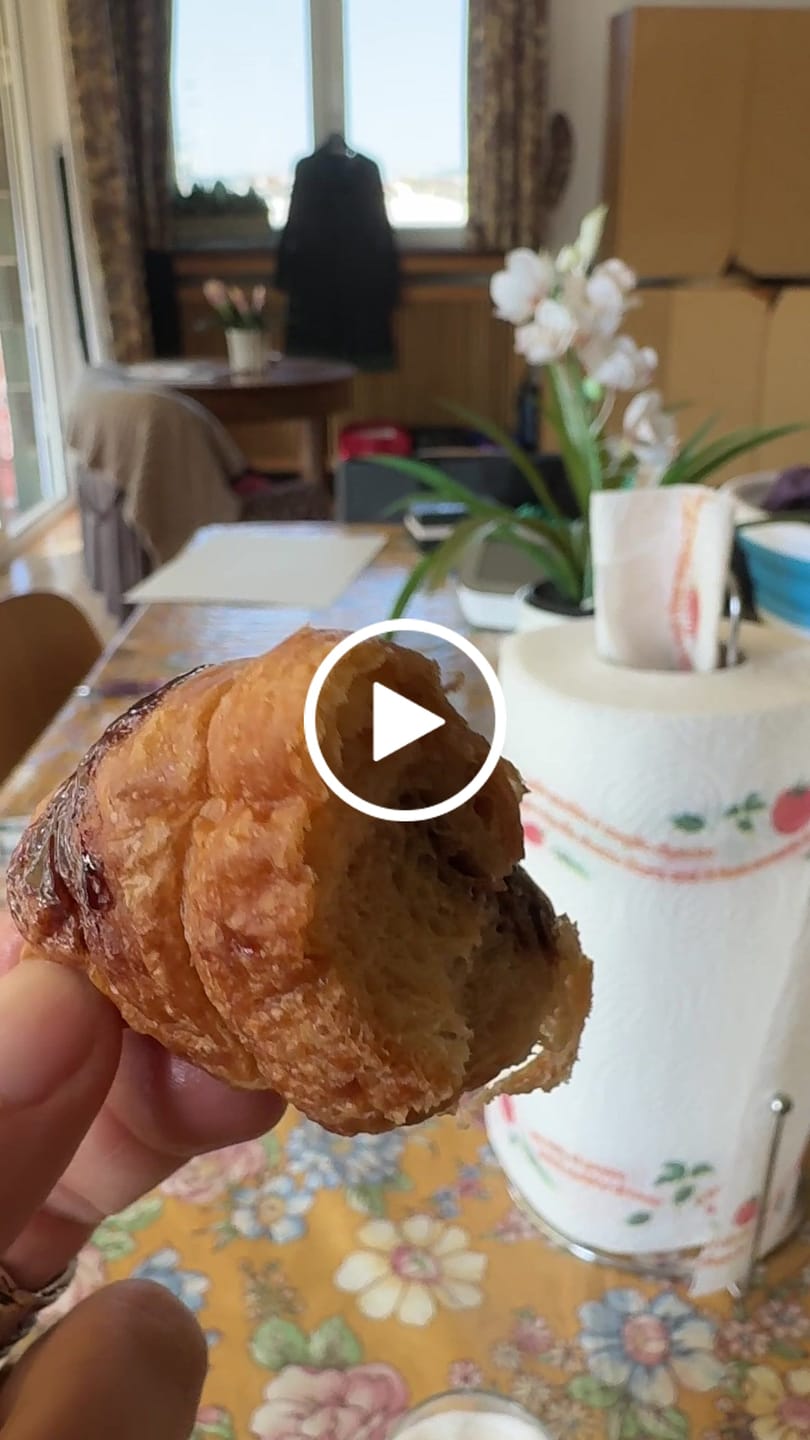 Customer video review of 15 Cornetti proteici ripieni di crema alla nocciola