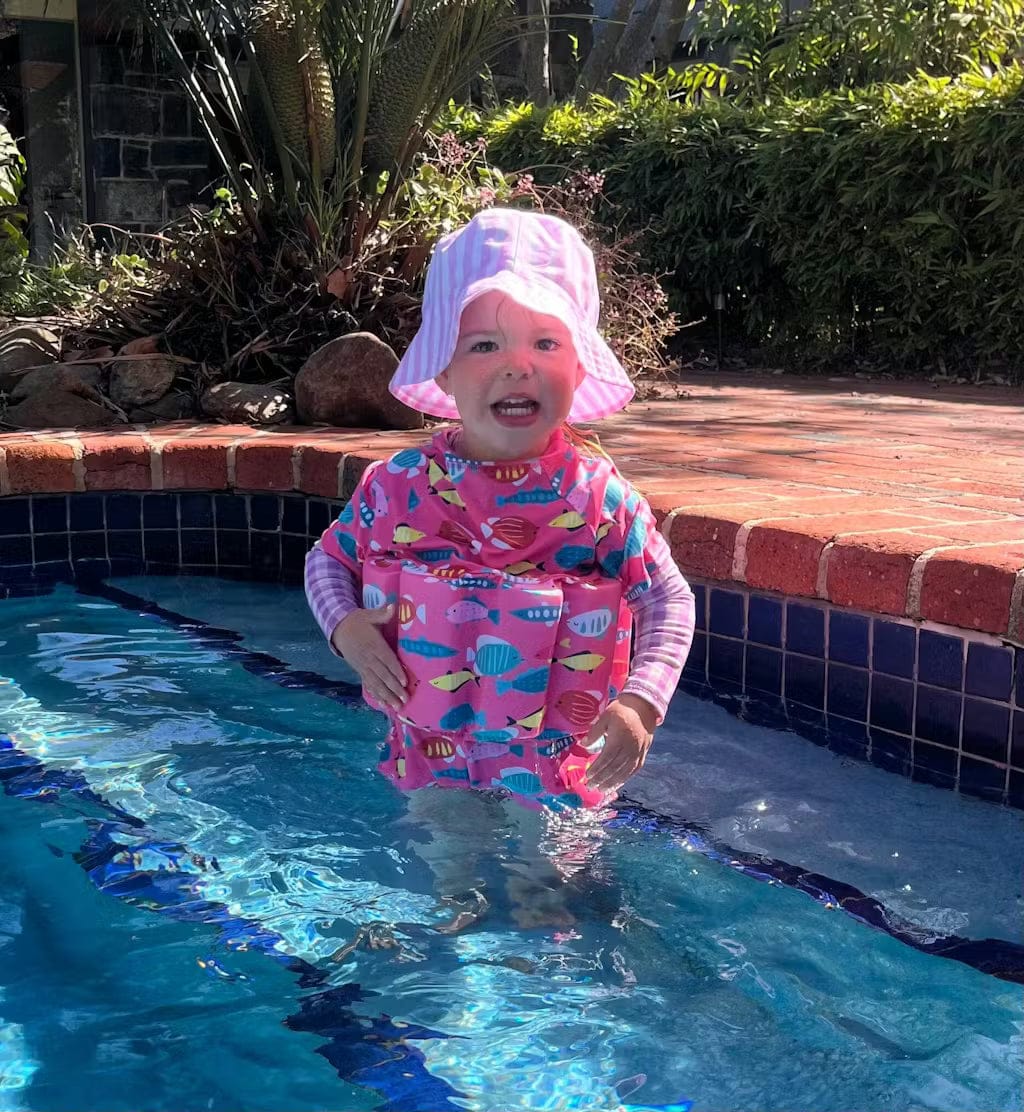Customer photo review of Kinder Schwimmweste UV Schutz | Schwimmanzug mit Auftrieb