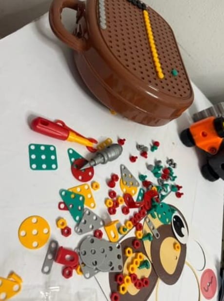 Customer photo review of Kinder Werkbank Spielzeug | Holz Werkzeug Set