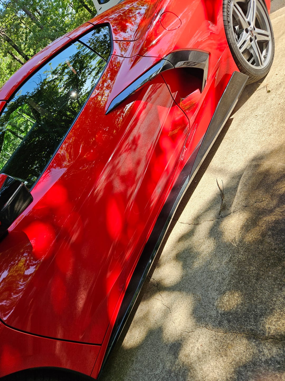 Customer photo review of Chevrolet Corvette C8 DRY CARBON FIBER 5VM Side Skirts