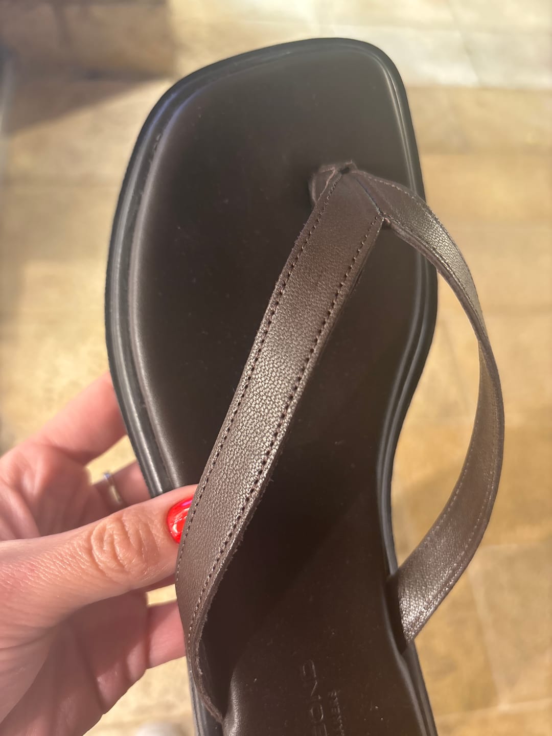 Customer photo review of כפכפי אצבע לנשים Izzy