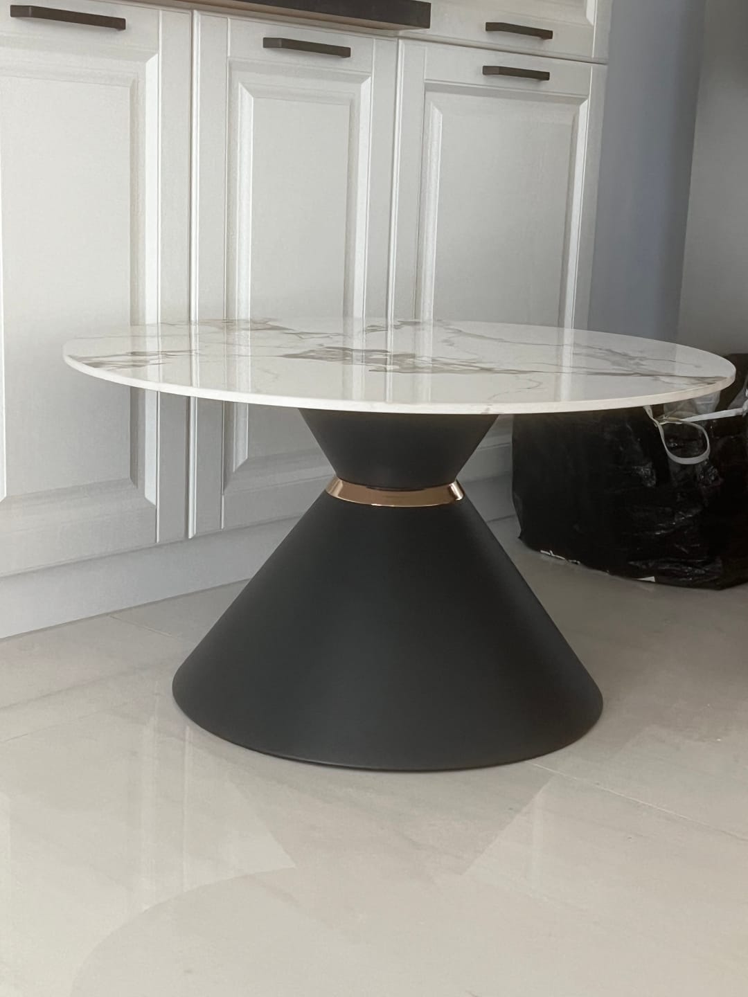 Customer photo review of Masuta cafea blat marmura GORETTI, alb/negru/auriu, otel, 80x80x42 cm
