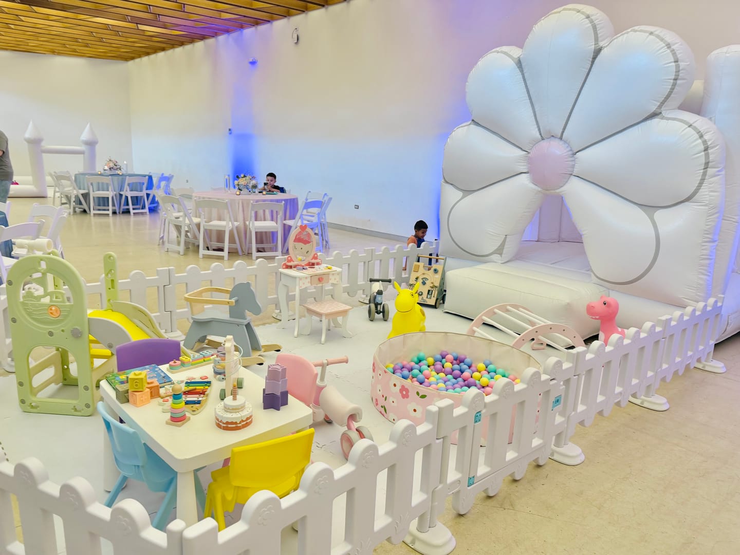Customer photo review of Zoé Playground con castillo con piscina de pelota. En Oferta.