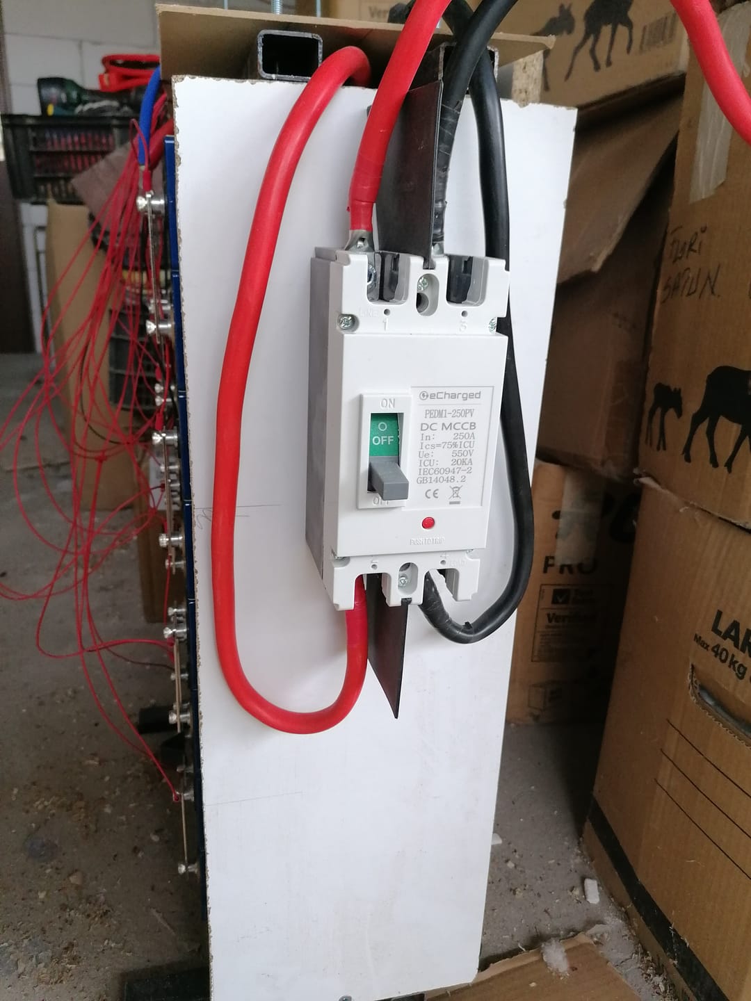 Customer photo review of Intrerupator pentru acumulatori 250A 550V DC MCCB