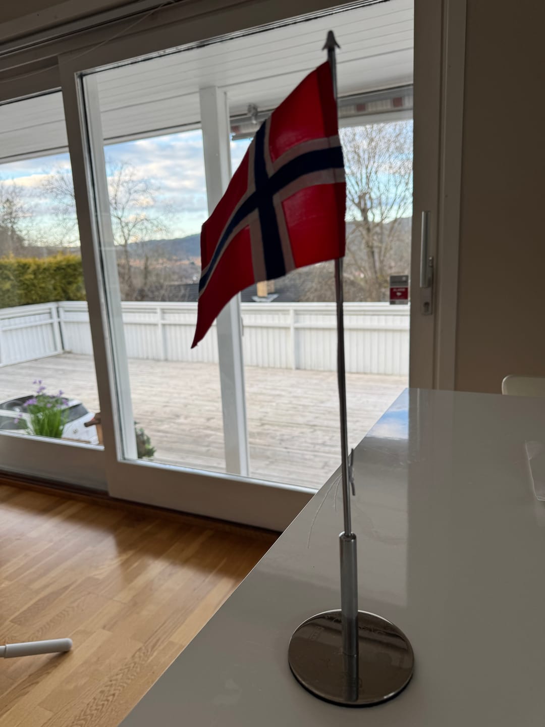 Customer photo review of Bordflagg. Ekslusivt i norge med bilde og tekst.