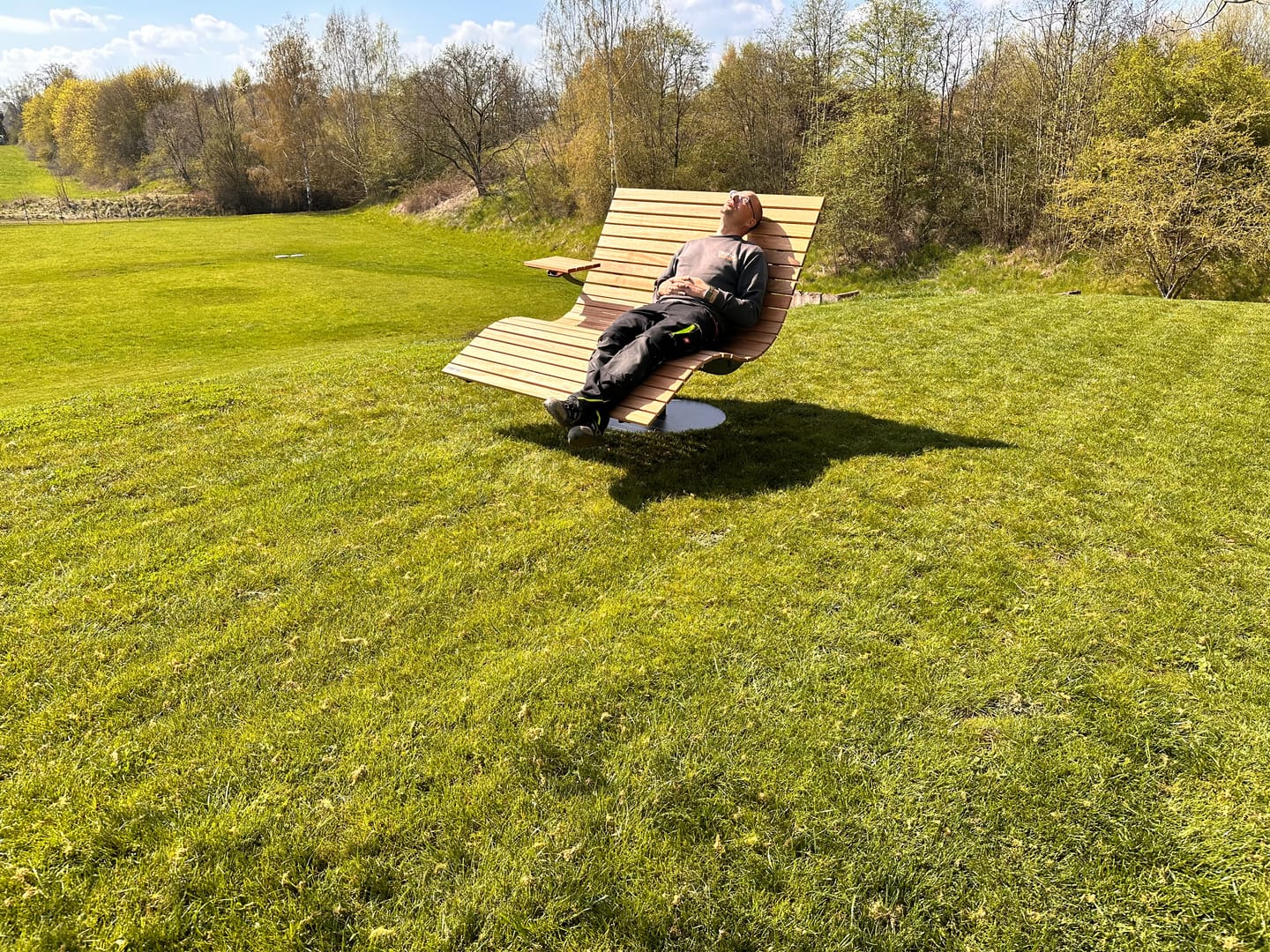 Customer photo review of Tisch für MEBE Wave Lounge- drehbar