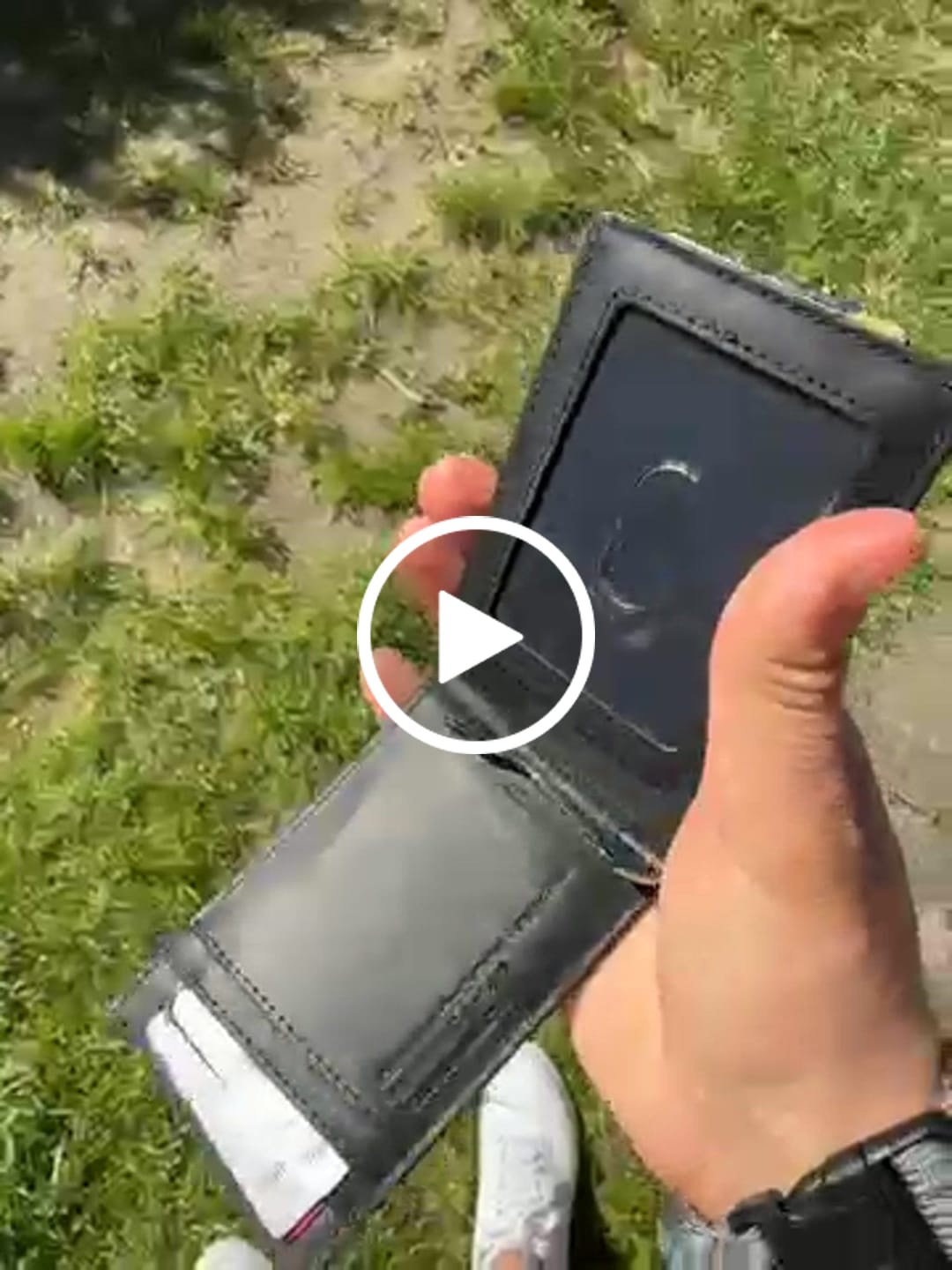 Customer video review of Daikoku Classic Black Wallet