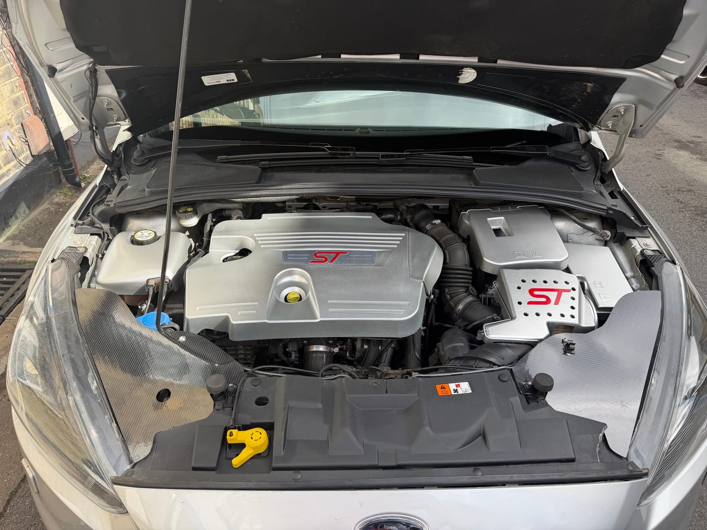 Customer photo review of Proform Facelift Slam Panel Ends - MK3.5 Focus (Plastic Finishes)