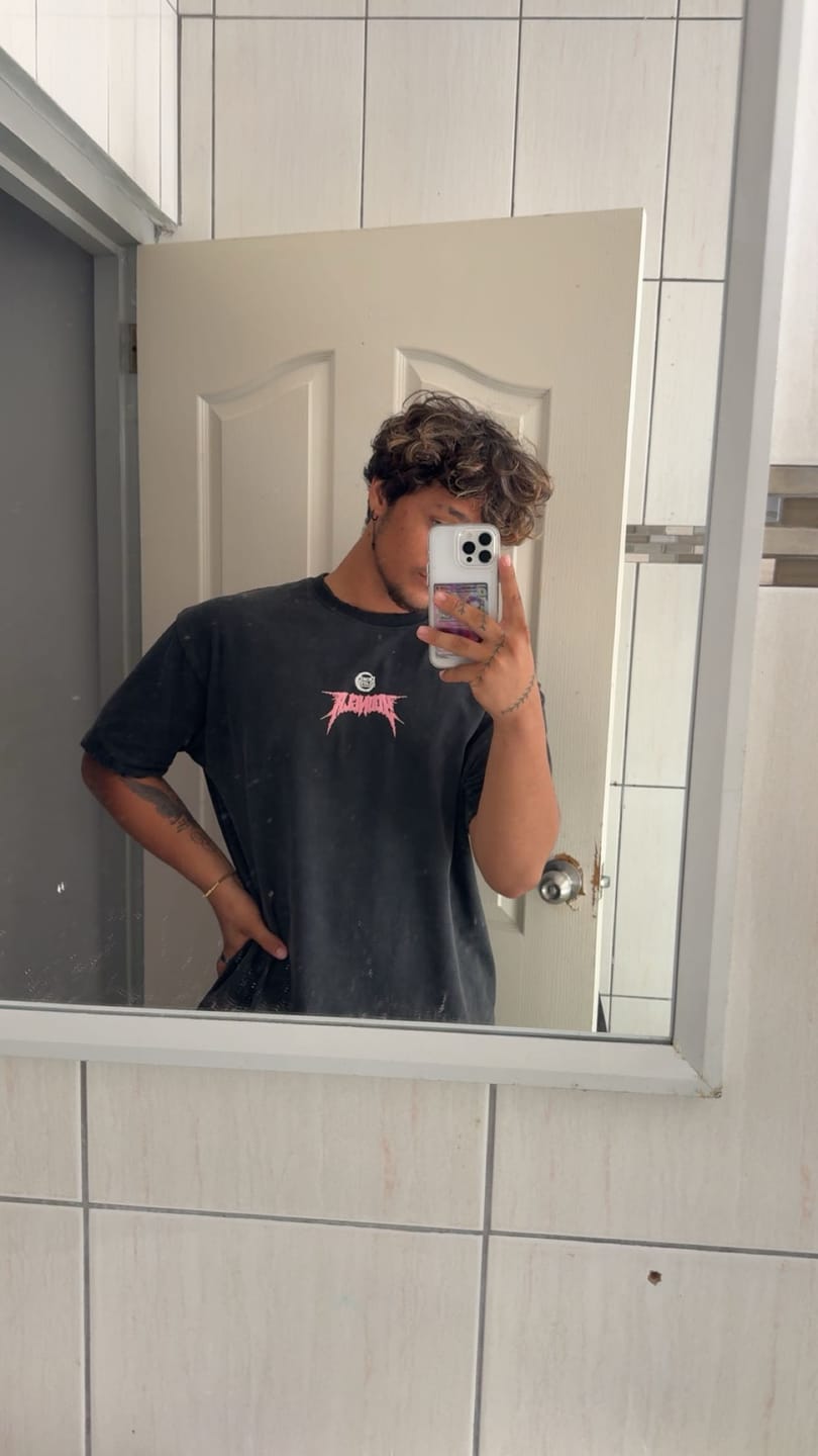 Customer photo review of 4266 - Demon Slayer: Kimetsu no Yaiba - Character Tees