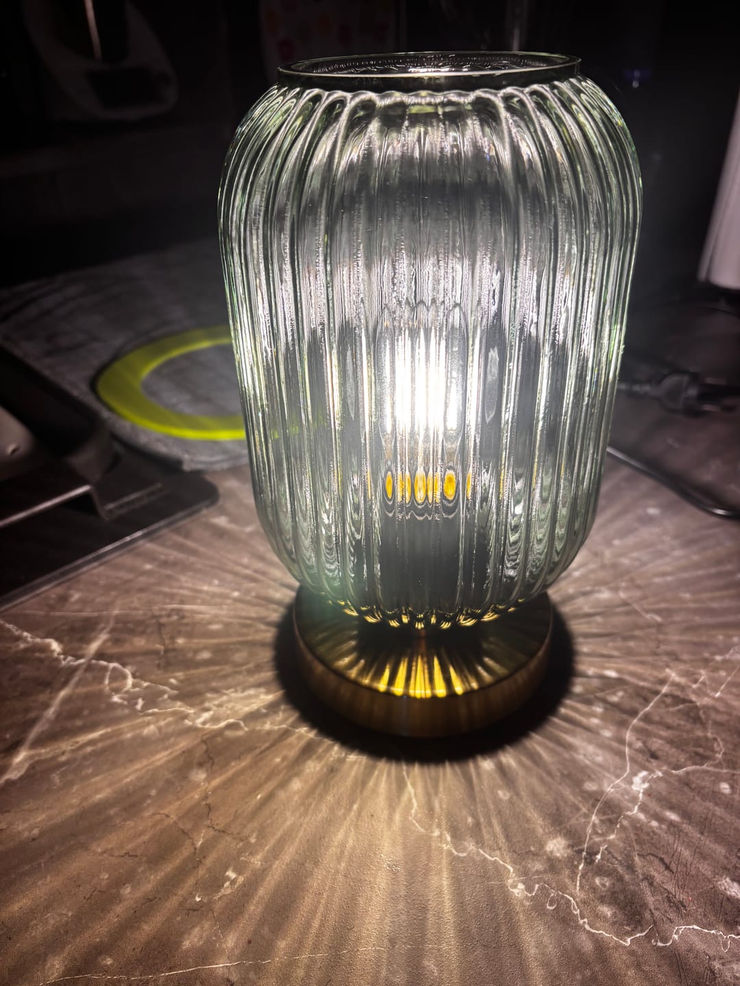 Customer photo review of Lampe de table en verre vintage CRISTALI | A personnaliser