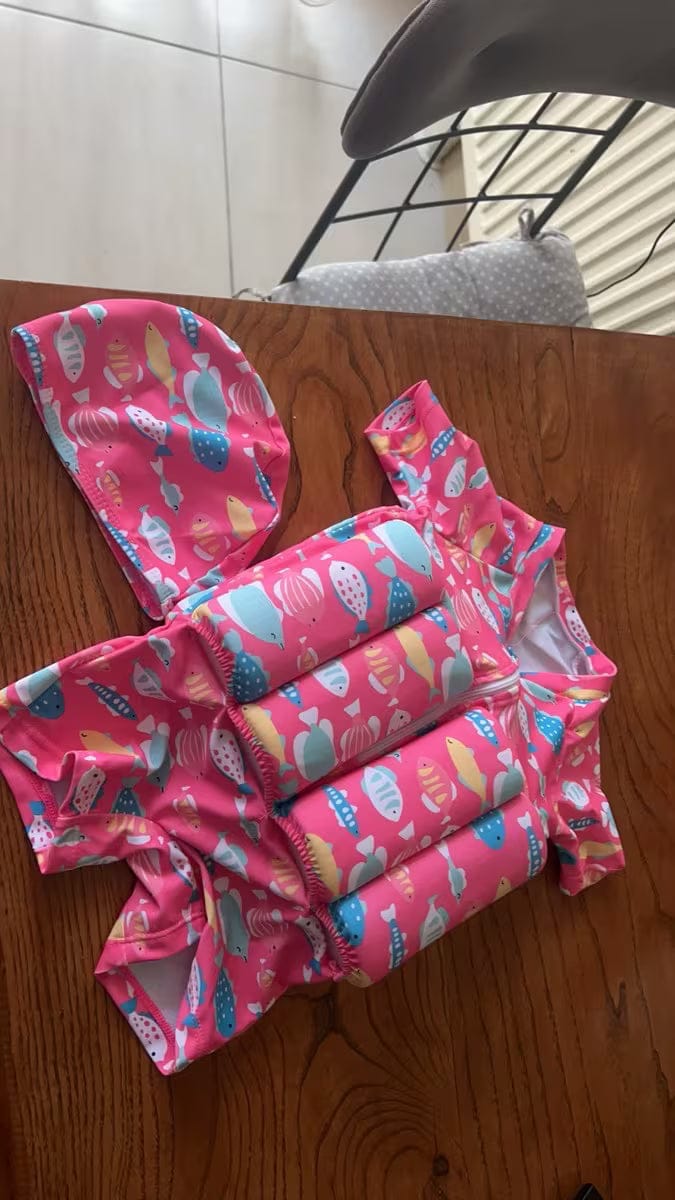 Customer photo review of Kinder Schwimmweste UV Schutz | Schwimmanzug mit Auftrieb
