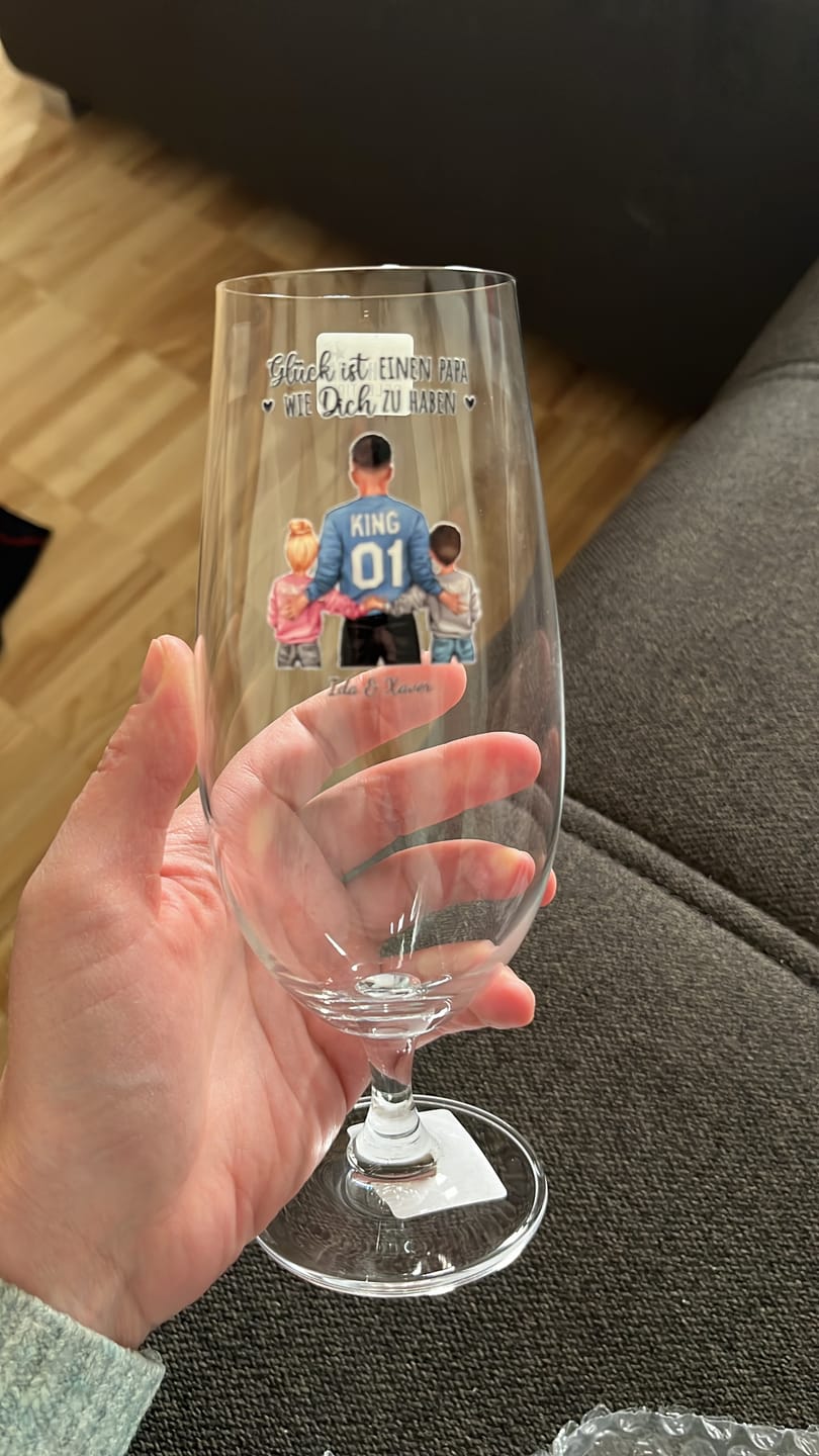 Customer photo review of Jeden Tag – Personalisiertes Bierglas für Papa zum Vatertag