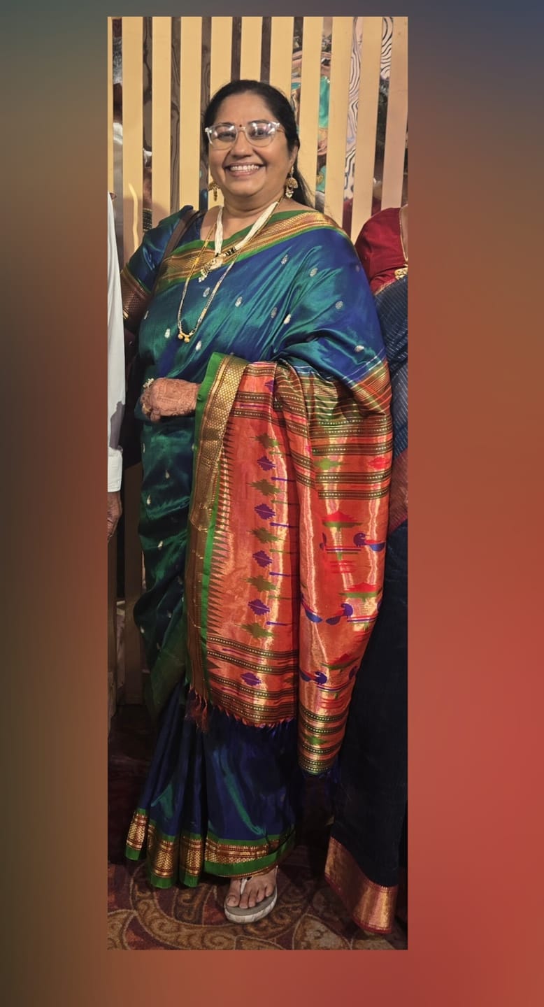 Customer photo review of Authentic High Quality Pure Silk Paithani With Most Traditional Double Pallu~ Dual Tone Blue Green