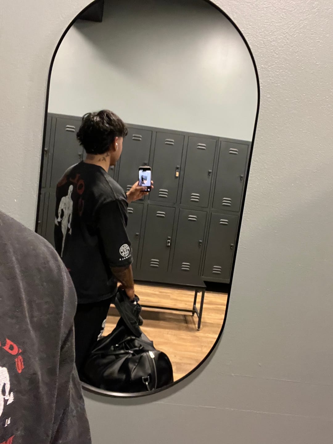 Customer photo review of 4002 - Golds Gym New Age Tees