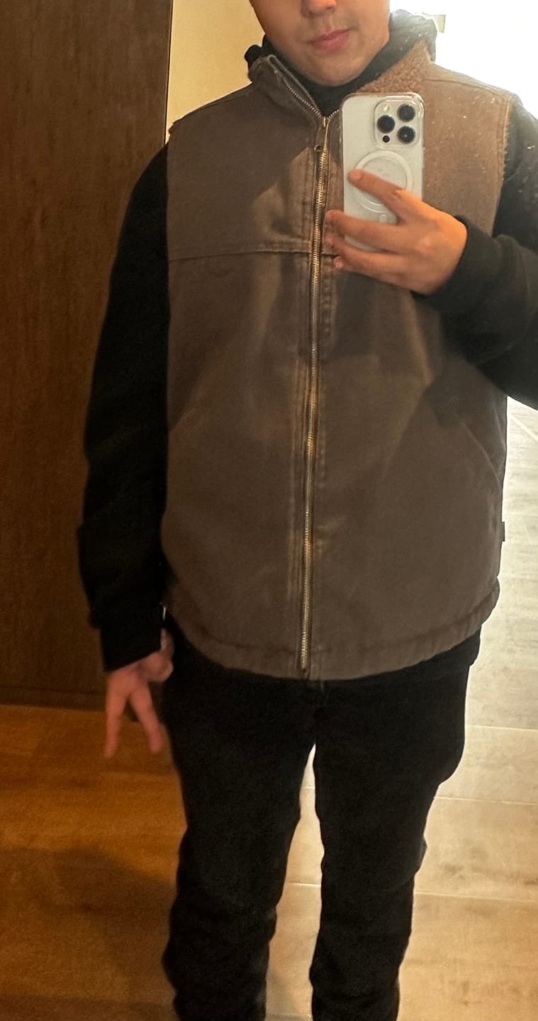 Customer photo review of Chaqueta Sin Mangas Café Hombre Attaquer